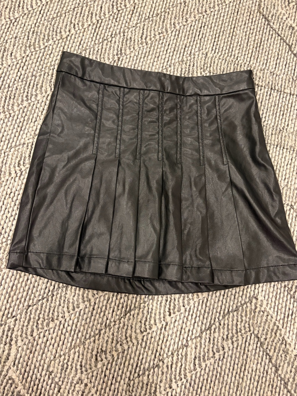 Black Faux Leather Pleated Mini Skirt - Women's small